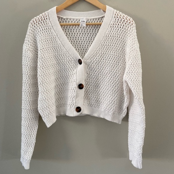 Women’s White Cotton Knit Cropped V Neck Button Cardigan - Picture 2 of 4